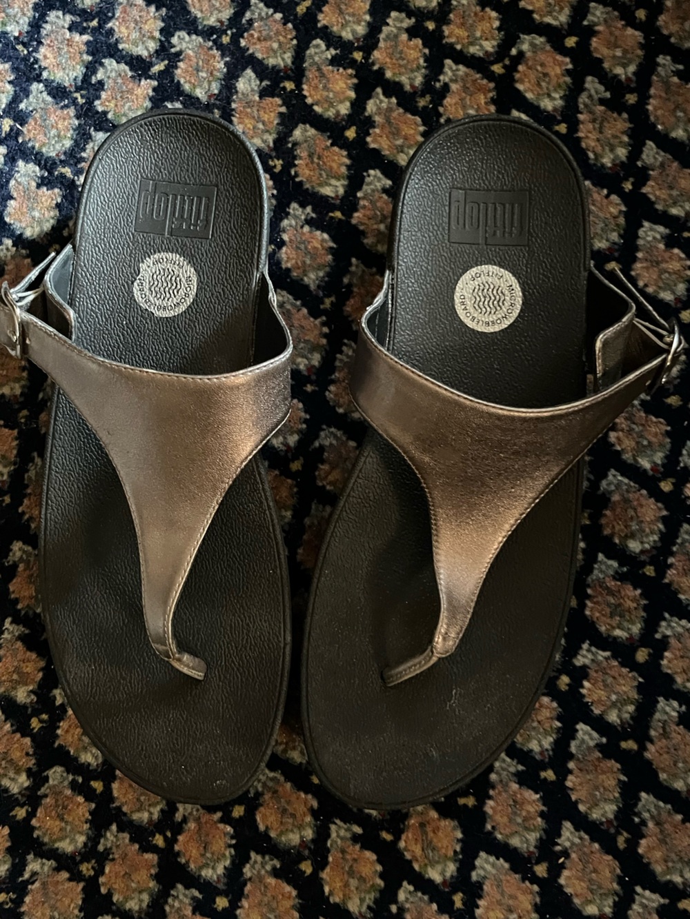 Fitflop pewter wobbleboard sandals with adjustable buckle